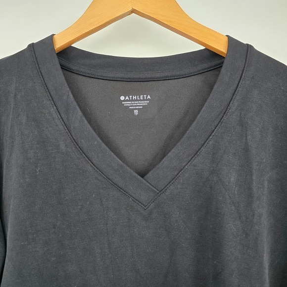 Athleta V-Neck Sweatshirt‎ Long Sleeve Pullover Comfy Casual Black XS - Picture 3 of 8
